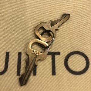Set of Louis Vuitton Keys #305